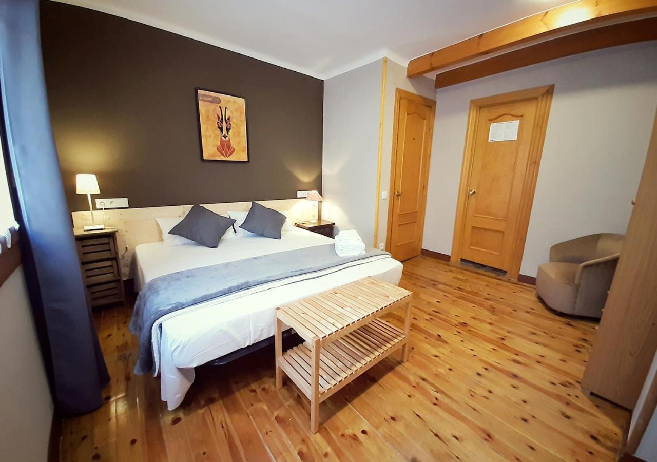 Hostal Fonda Prat Puigcerdà Eksteriør bilde
